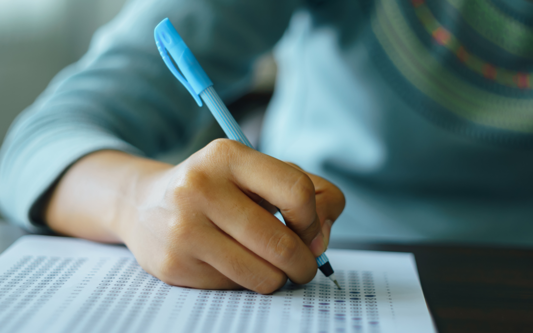 Oposiciones docentes en Andalucía 2026: Aumento de plazas y preparación en Academia Solaga